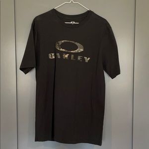 Me s Oakley Shirt Size Large